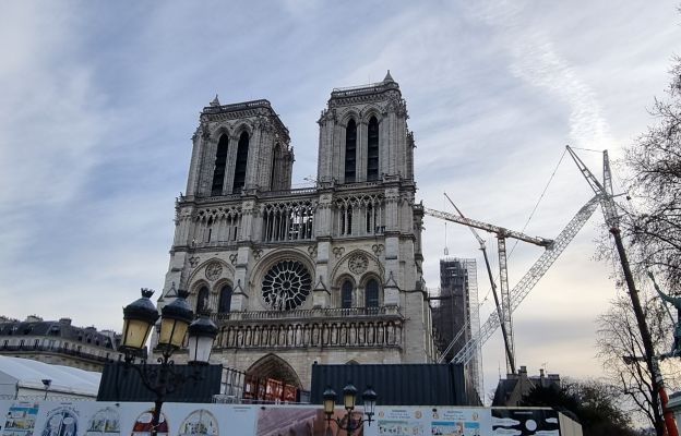 Francja: Katedra Notre Dame w Paryżu zostanie wyposażona w unikalny system przeciwpożarowy