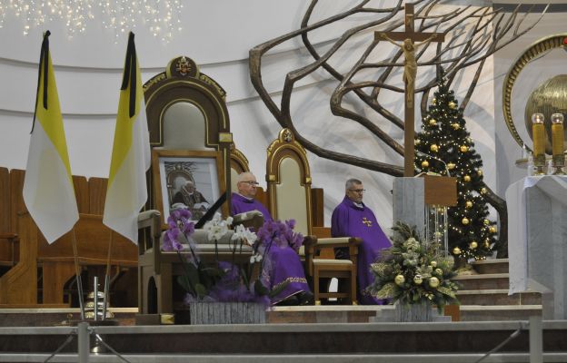W bazylice Bożego Miłosierdzia w krakowskich Łagiewnikach została odprawiona Msza święta żałobna