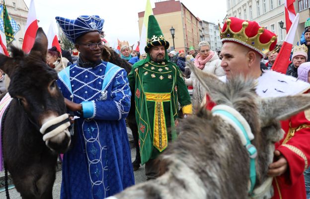 W Świdnicy Orszak Trzech Króli ulicami miasta przeszedł po raz dwunasty