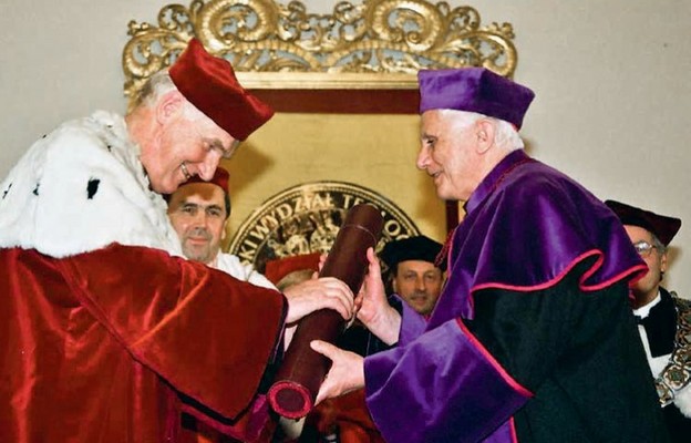 Kardynał Ratzinger odbiera doktorat honoris causa