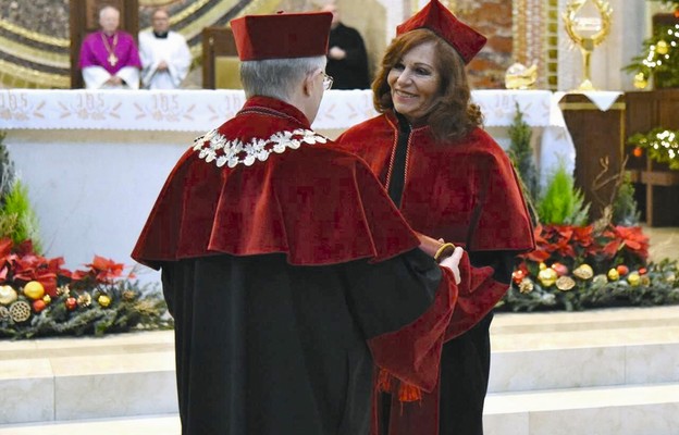 Valentina Alazraki Crastich doktorem honoris causa Uniwersytetu Papieskiego Jana Pawła II