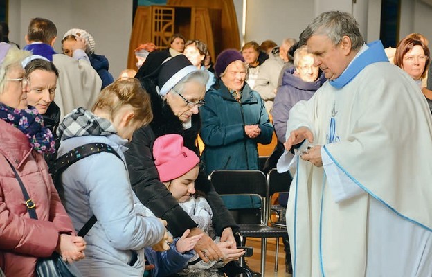 Uczestnicy przyjęli sakrament namaszczenia chorych