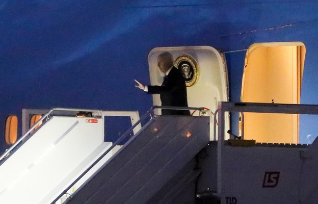 Air Force One z prezydentem Bidenem na pokładzie odleciał z lotniska Chopina w Warszawie