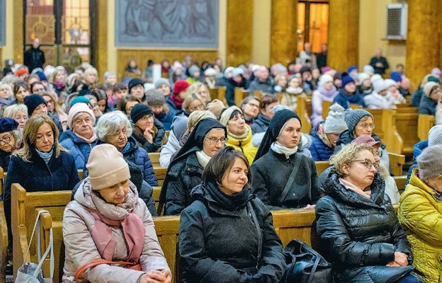 Obecność kobiet świeckich i konsekrowanych