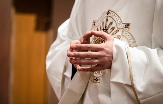 Celibat księży jest nienaturalny i niekonieczny w dzisiejszych czasach?