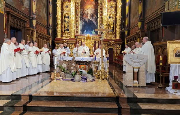 Koncelebrowanej Eucharystii przewodniczył bp Grzegorz Kaszak