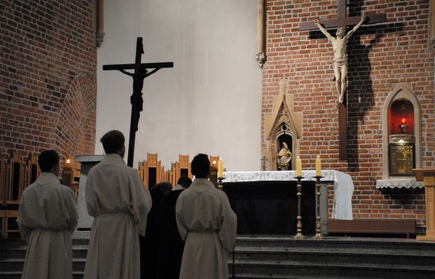 Droga Krzyżowa u wrocławskich dominikanów zjednoczyła wrocławian w modlitwie za miasto.