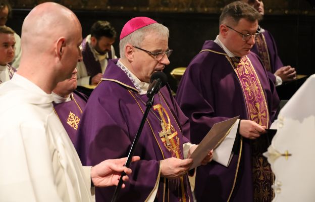 Eucharystii w kaplicy Cudownego Obrazu przewodniczył bp Marek Mendyk.