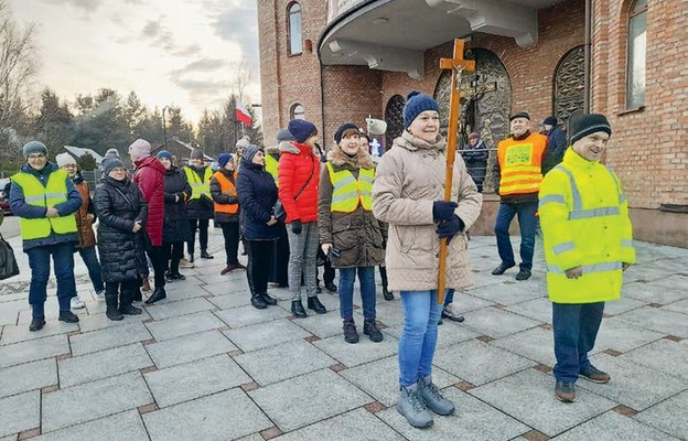 Po Eucharystii pielgrzymowano do kaplicy św. Józefa w Lipnie