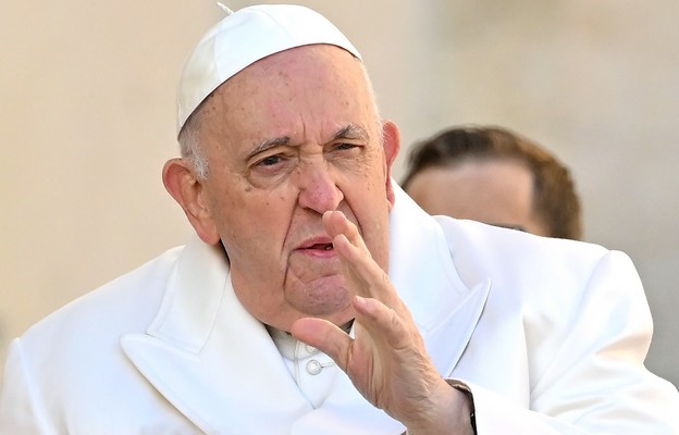 Papież w kwietniu zachęca do modlitwy o świat bez przemocy