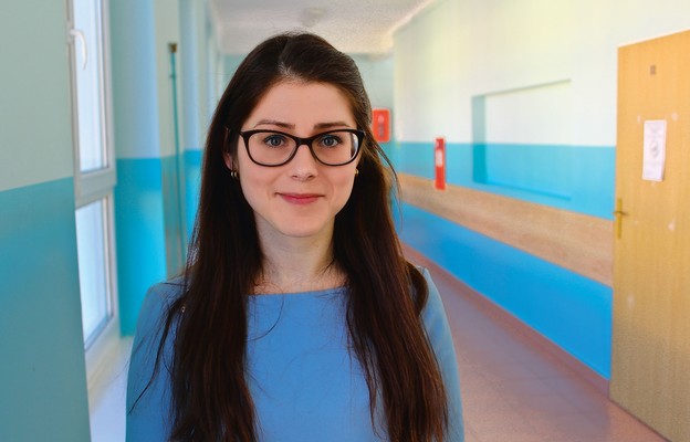 Katarzyna Trojan jest nauczycielką religii w dwóch szkołach: w Zielonej Górze (Zawadzie) i w Zaborze