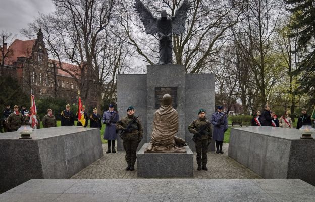 Uroczystości przy pomniku Ofiar Zbrodni Katyńskiej