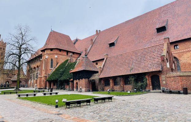 Pomorskie: Do zbiorów Muzeum Zamkowego w Malborku trafił XVII-wieczny ołtarzyk bursztynowy