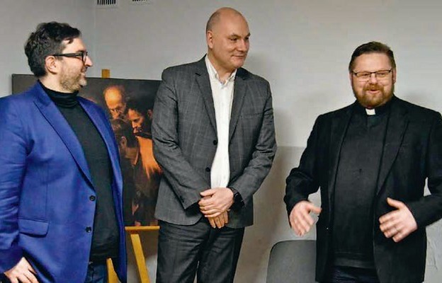 Prof. Rafał Łatka (od lewej) wraz z dr. Zbigniewem Stanuchem i ks. Rafałem Sorkowiczem