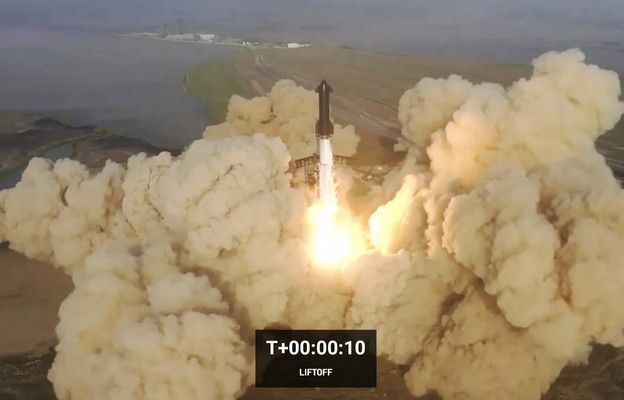 Start należącego do SpaceX statku kosmicznego Starship