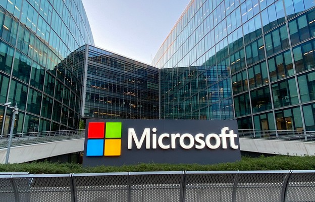 Microsoft uruchamia w Polsce 1. centrum przetwarzania danych w chmurze w Europie Środkowo-Wschodniej