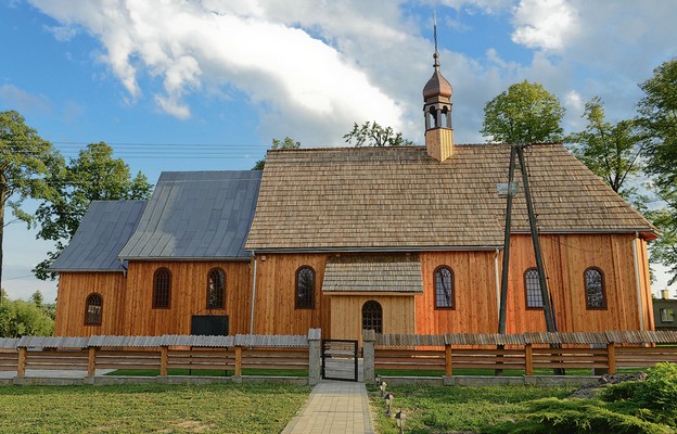 Drewniany skarb czyli kościół parafialny w Wólce Niedźwiedzkiej