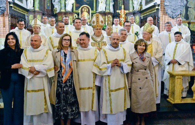 Alumni i wybrani mężczyźni będą pełnić posługę diakona w diecezji