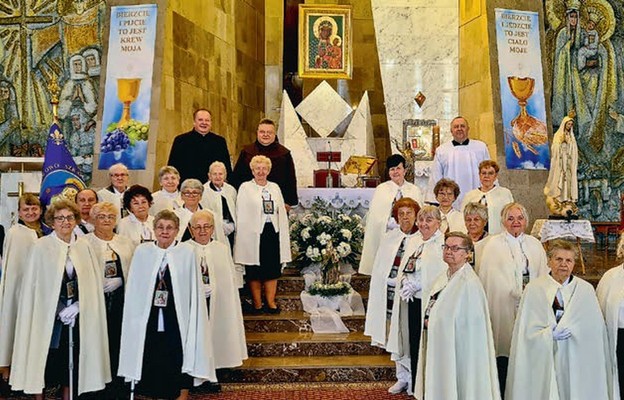 Otoczeni płaszczem Maryi