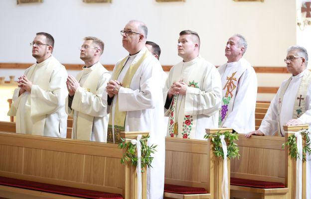 Kapłani dekanatów centralnych podczas dnia skupienia w Świdnicy 