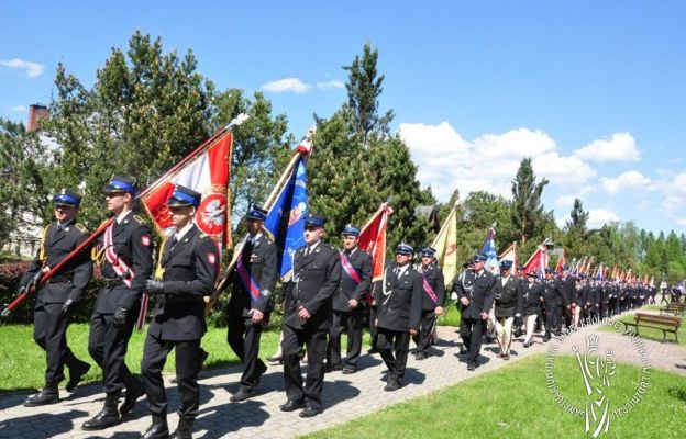 240 motocyklistów, 110 aut strażackich przybyło do ludźmierskiego sanktuarium w ramach XX Strażackiej Pielgrzymki Szlakiem Jana Pawła II