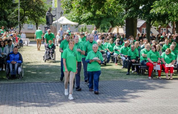 Pielgrzymka chorych, niepełnosprawnych i służby zdrowia do Rokitna