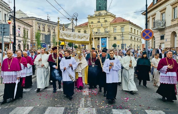 Procesja eucharystyczna na ulicach Lublina