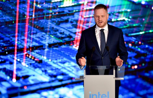 Minister Cieszyński: inwestycje takie jak zakład Intela k. Wrocławia wzmacniają Europę na wypadek kryzysu