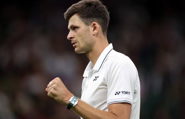 Wimbledon - mecz Hurkacza z Djokovicem przerwany po dwóch setach