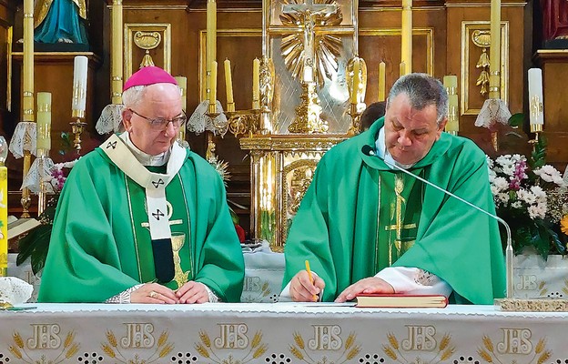 Abp Stanisław Budzik i ks. Adam Pudło