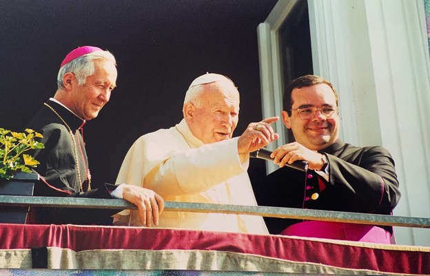Wiedeń, balkon nuncjatury, 1998 r. Abp Antonio Filipazzi (pierwszy od prawej)