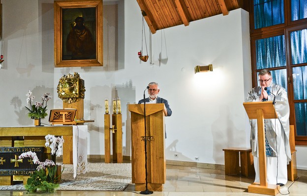 W sierpniu Eucharystię sprawował ks. Piotr Majer