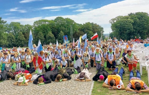 Wzruszający moment przywitania z Jasną Górą