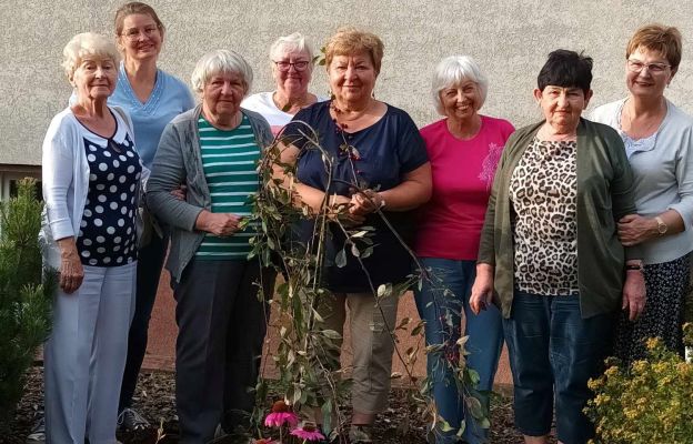 Uczestniczki warsztatów z prowadzącą Beatą Tokarz