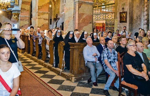 W kościele cysterskim modlili się czciciele bł. W. Kadłubka