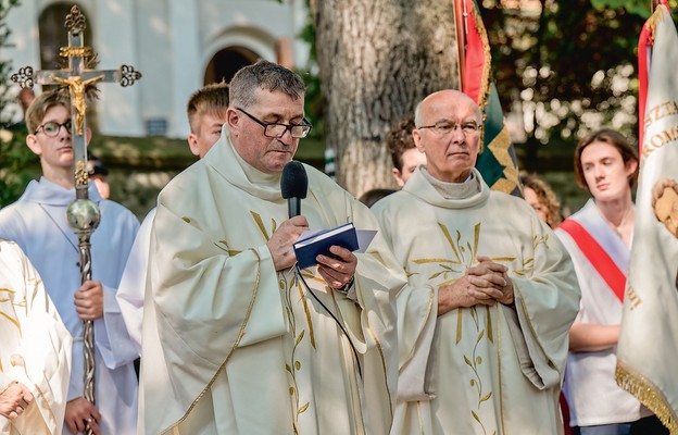 Eucharystii przewodniczył duszpasterz ludzi pracy ks. kan. Andrzej Stasiak