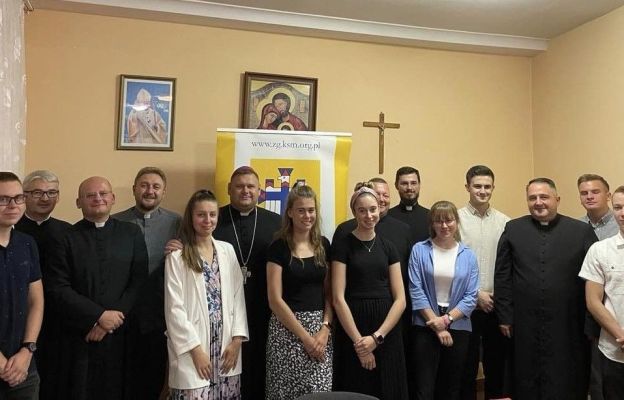 KSM-owicze spotkali się w bp. Adrianem Putem w parafii Podwyższenia Krzyża Świętego w Zielonej Górze