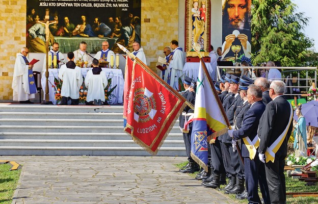 65. rocznica koronacji figury Matki Bożej z Dzieciątkiem w Piotrkowicach