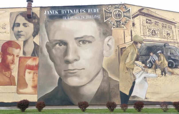 Mural Janka Bytnara na ścianie LO w Kolbuszowej
