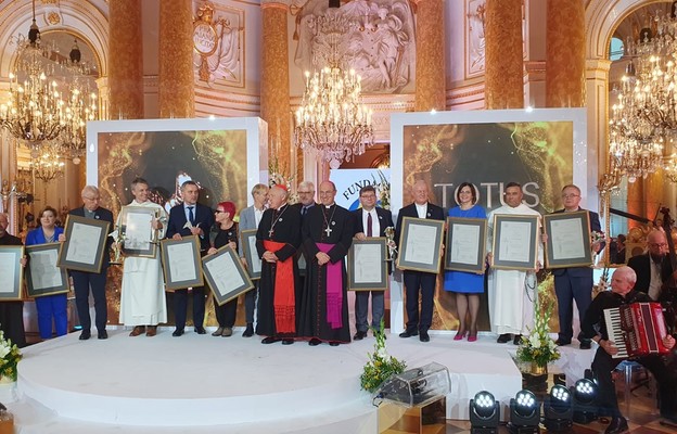 Wręczono Nagrody Totus Tuus 2023 – „katolickie Noble” przyznawane z okazji Dnia Papieskiego