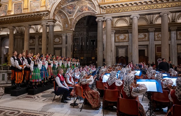 Koncert Mazowsza w Rzymie z okazji 45. rocznicy wyboru Papieża Polaka