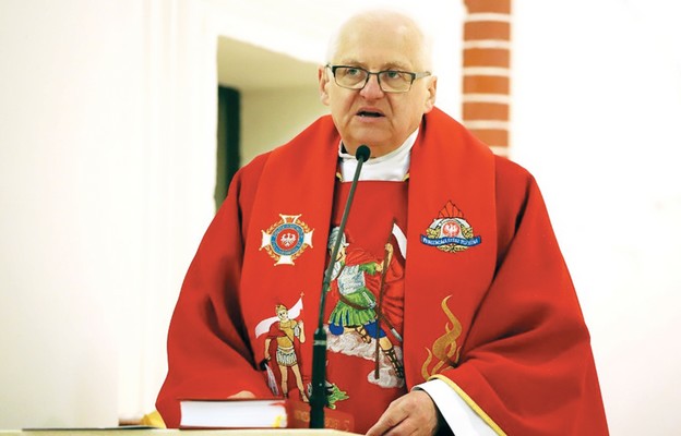 Ks. kan. Waldemar Szczurowski, diecezjalny kapelan strażaków