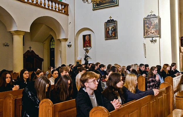 Opactwo Jarosławskie to szczególne miejsce dla nauczycieli i uczniów „Katolika”. Tu znajdują się doczesne szczątki patronki szkoły