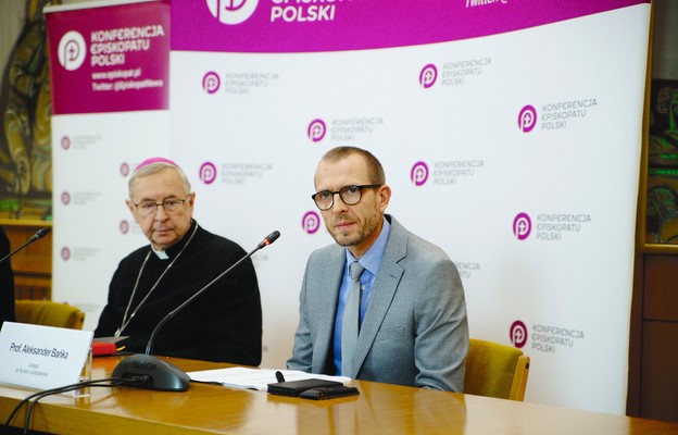Przebieg synodalnej dyskusji omówili przewodniczący KEP abp Stanisław Gądecki oraz prof. Aleksander Bańka