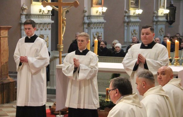 Troje kleryków potwierdziło pragnienie przyjęcia święceń diakonatu i prezbiteratu