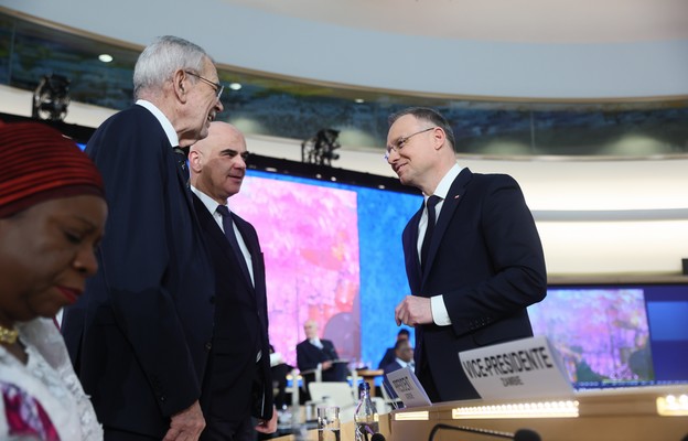 Prezydent Andrzej Duda przybył do Genewy. Weźmie udział w szczycie z okazji 75. rocznicy uchwalenia Powszechnej Deklaracji Praw Człowieka