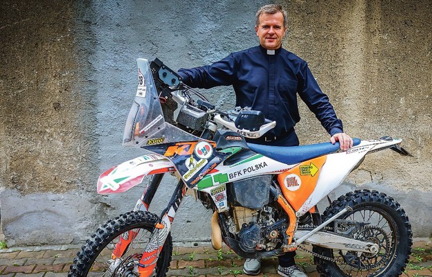 W tym roku reprezentował Polskę w Drużynowych Mistrzostwach Świata w rajdach Enduro na motocyklach klasycznych zakończonych w Hiszpanii