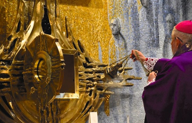 Pobłogosławiono nowe tabernakulum – miejsce stałej adoracji Najświętszego Sakramentu