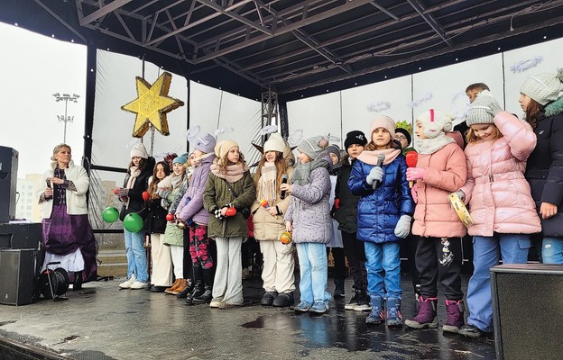 Jak co roku na zakończenie orszaku śpiewano kolędy