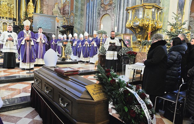 Uroczystości pogrzebowe w archikatedrze lubelskiej